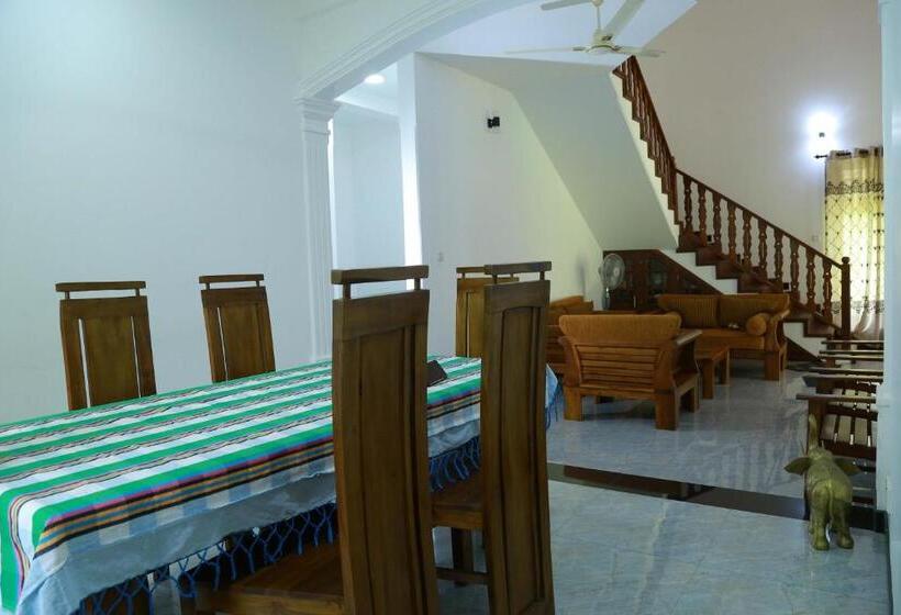 بنسيون White Villa Koggala