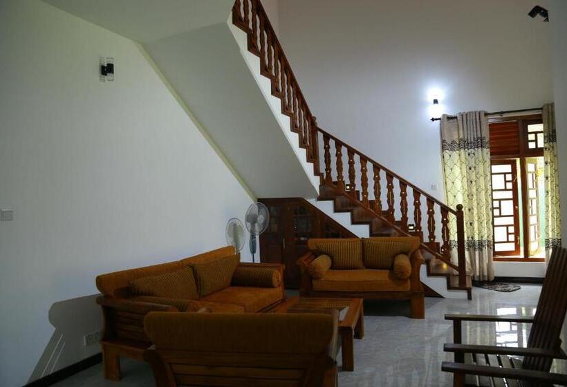 بنسيون White Villa Koggala