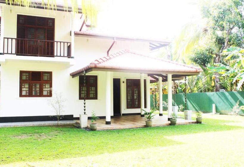 بنسيون White Villa Koggala