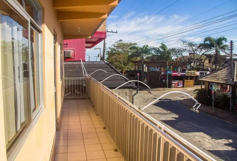 Retkeilymaja Pousada Oliveira Guarda Do Embaú