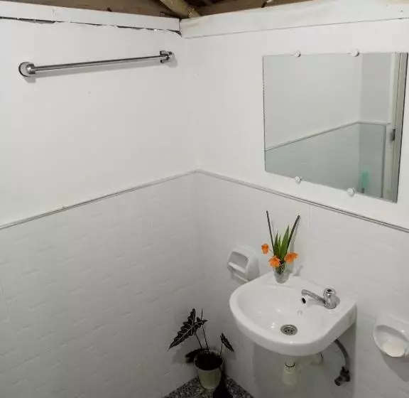 ベッドアンドブレックファースト Balai Ko Beach & Cottages