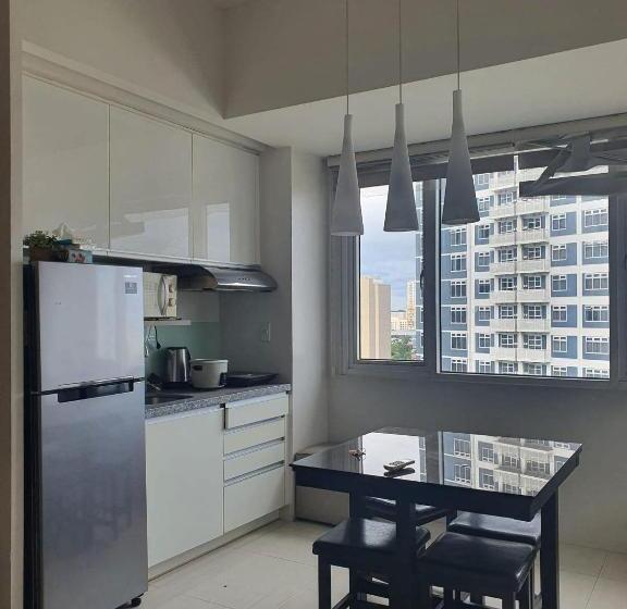 تختخواب و صبحانه Calyx Residences