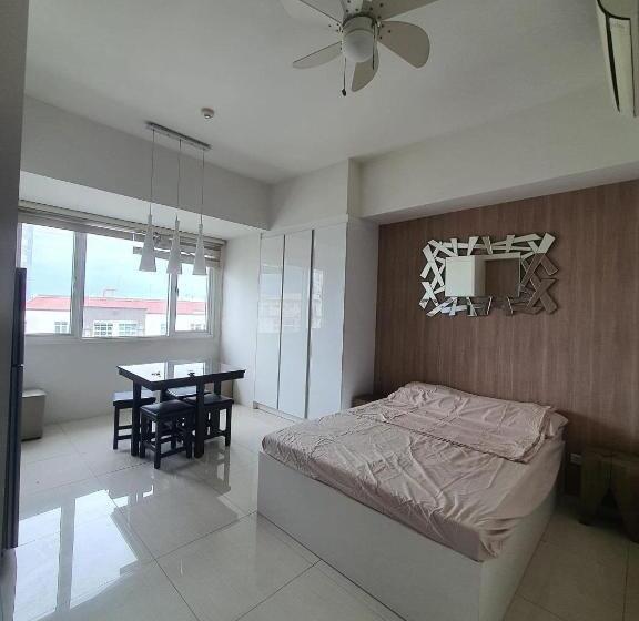 تختخواب و صبحانه Calyx Residences