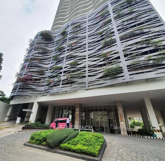 تختخواب و صبحانه Calyx Residences