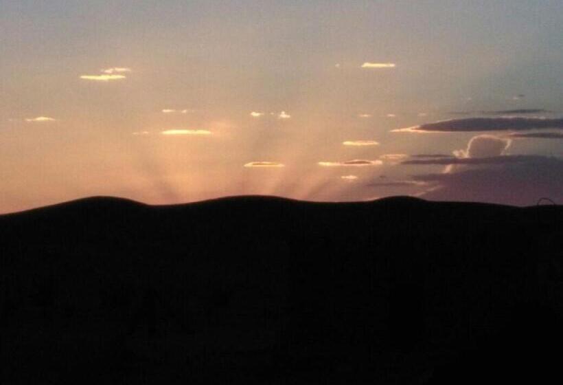 تختخواب و صبحانه Camp Iguidi Tours