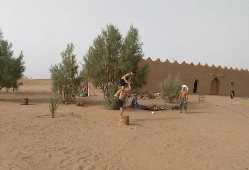 Aamiaismajoitus (B&B) Camp Iguidi Tours