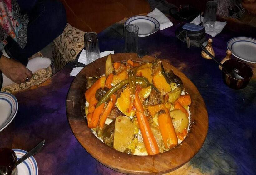 تختخواب و صبحانه Camp Iguidi Tours