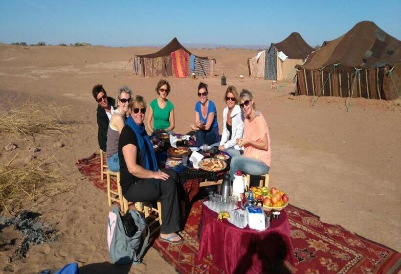 تختخواب و صبحانه Camp Iguidi Tours