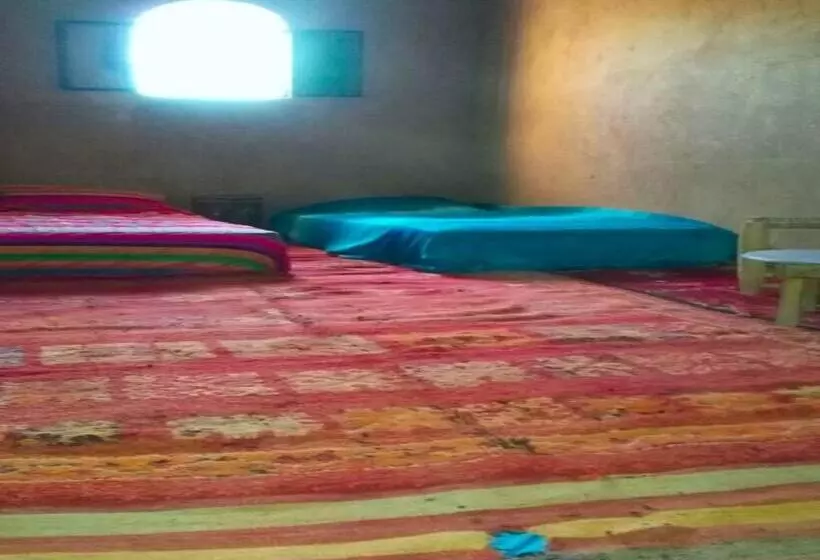 Aamiaismajoitus (B&B) Camp Iguidi Tours