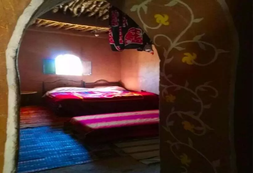 Aamiaismajoitus (B&B) Camp Iguidi Tours