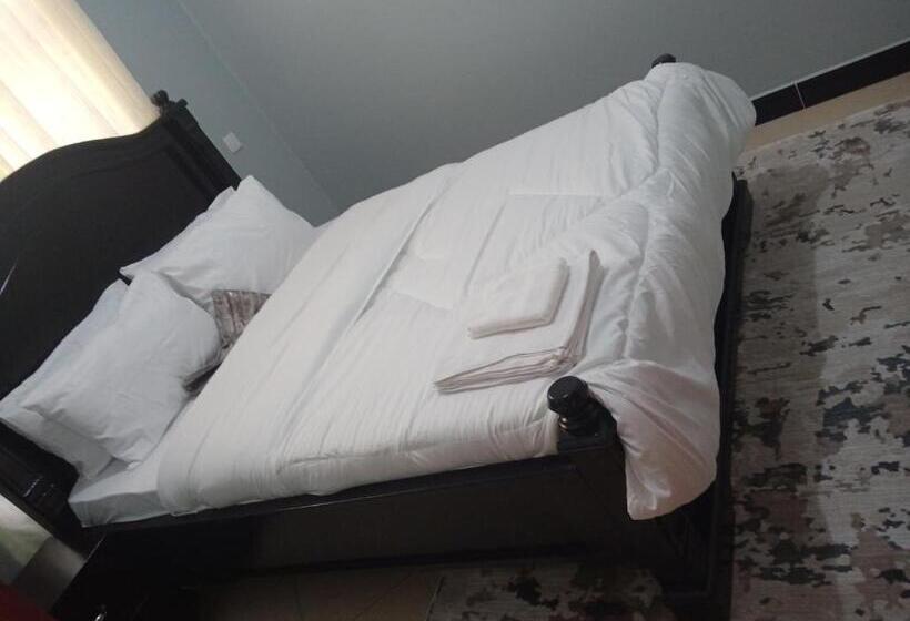 مبيت وإفطار Ilboru Haven Homes