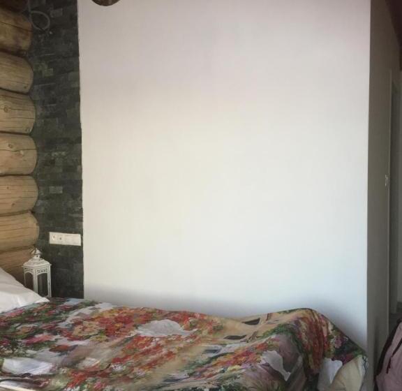 צימר Log House Poludnica