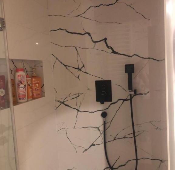 צימר Log House Poludnica