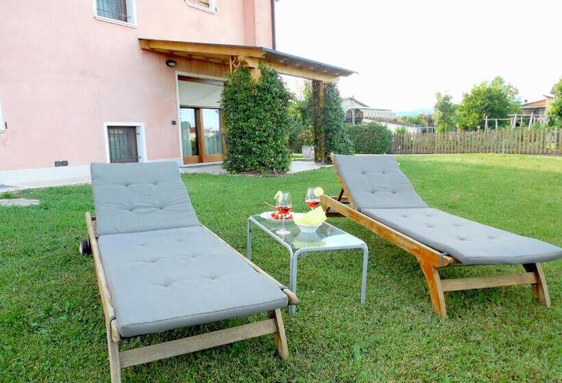 تختخواب و صبحانه Villarosa