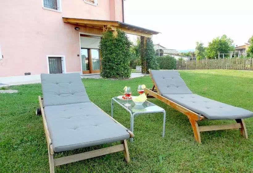 ベッドアンドブレックファースト Villarosa