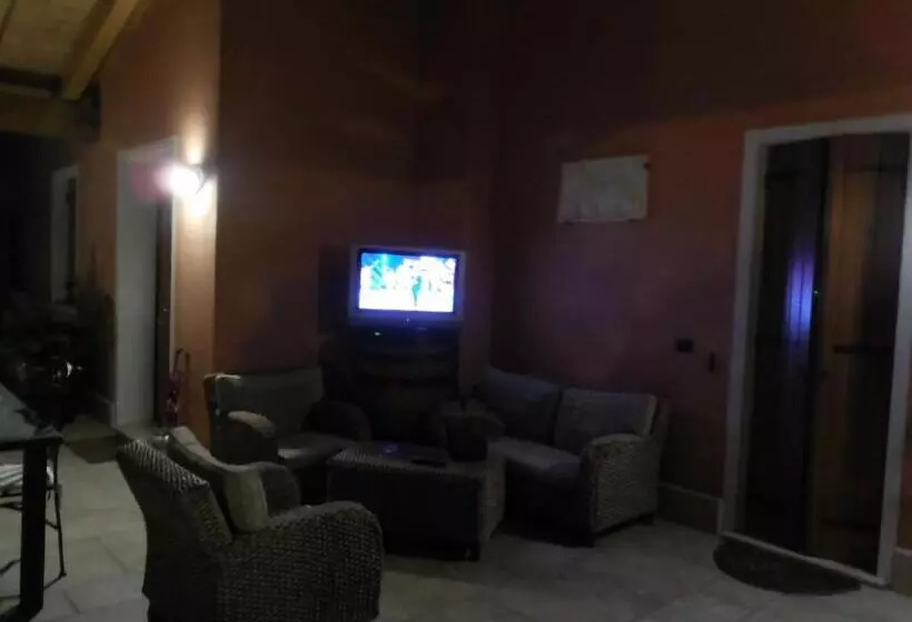 ベッドアンドブレックファースト Villarosa