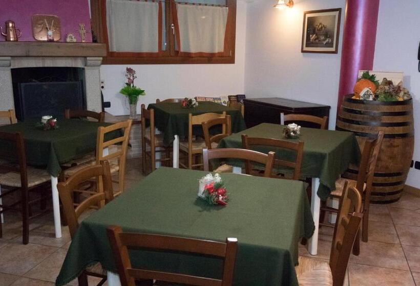 تختخواب و صبحانه Villarosa