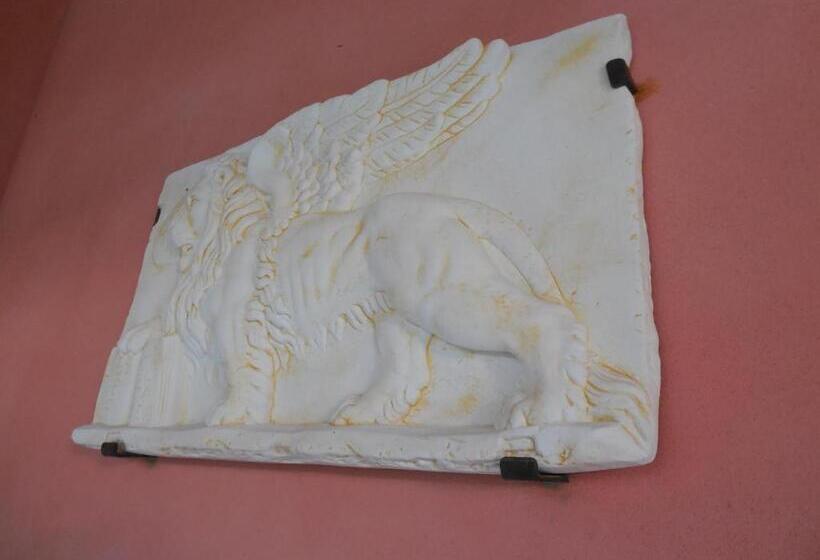 تختخواب و صبحانه Villarosa