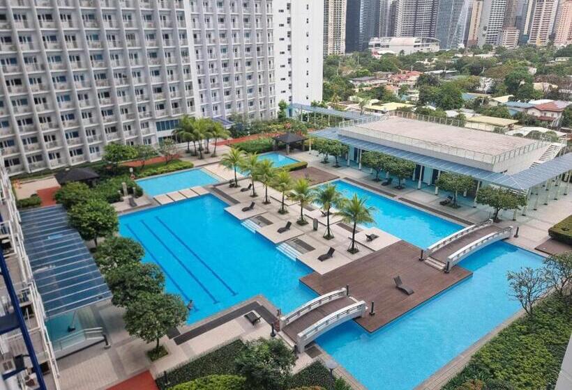 Cozy And Spacious 1br Condo