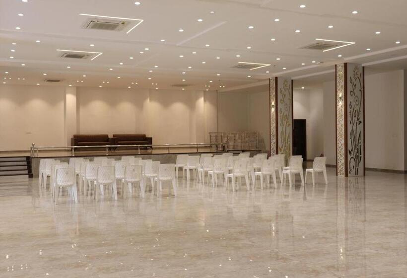 בית מלון כפרי Balaji Palace