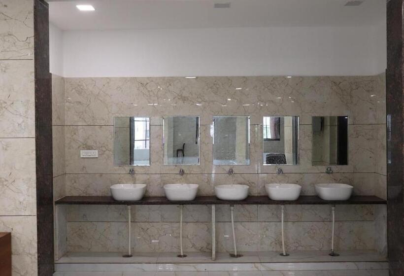 בית מלון כפרי Balaji Palace