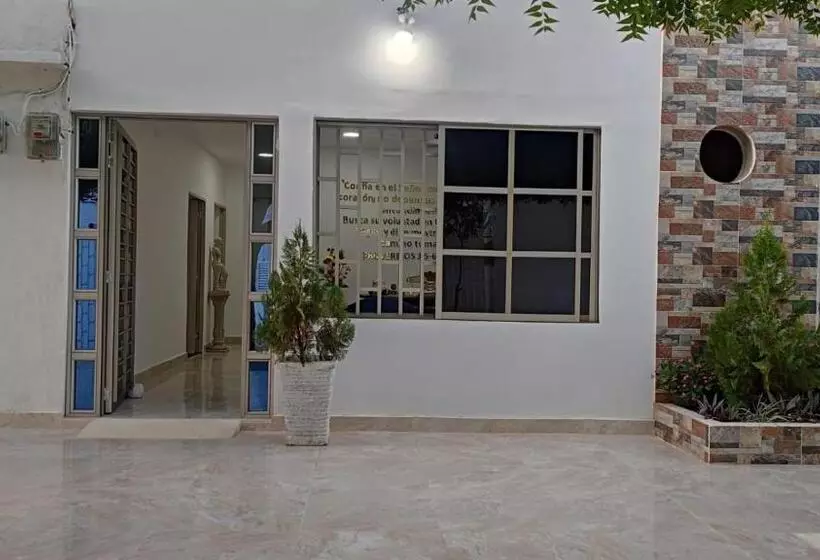 ホテル Luxury Plaza