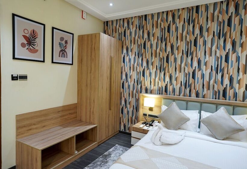 Szálloda M2 Square By Monday Premium