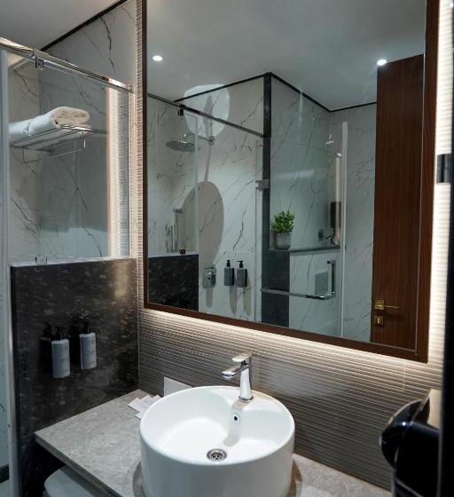 Szálloda M2 Square By Monday Premium