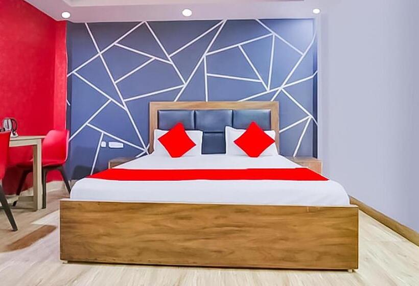 בית מלון כפרי Stay With Classic   Near Sarai Kale Khan Metro