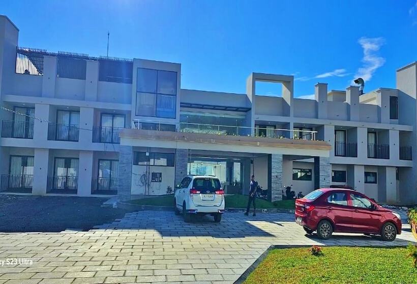 בית מלון כפרי Vaga Nakshathra Suites