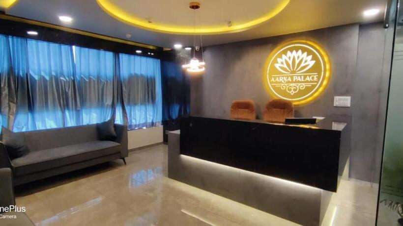 بنسيون Aarna Palace