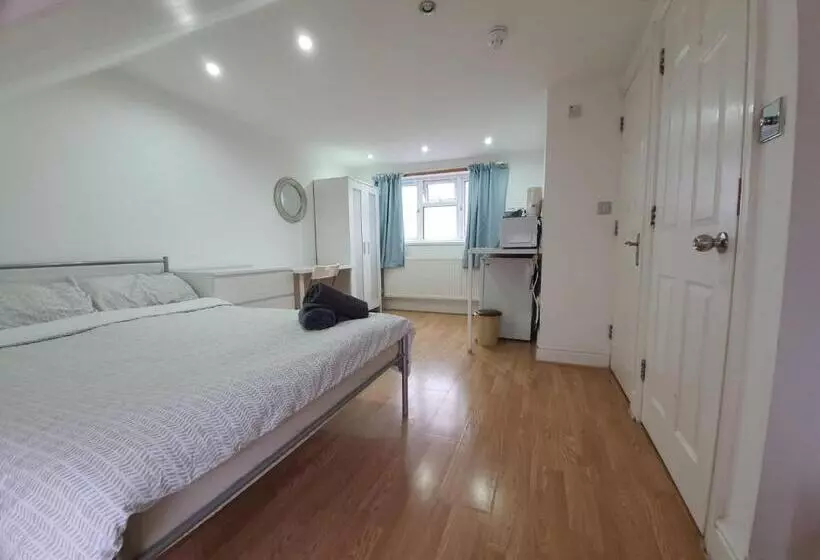 Majatalo Eastwood Rooms