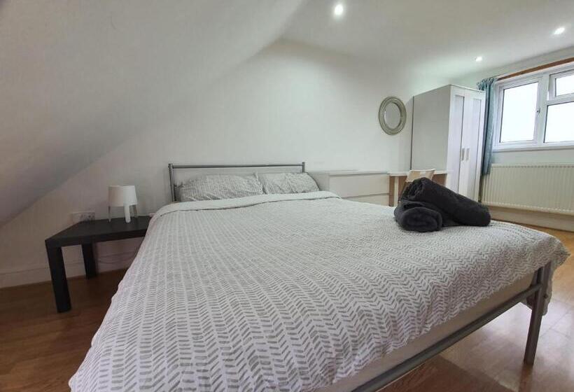 Пансион Eastwood Rooms