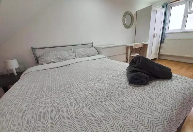 Majatalo Eastwood Rooms