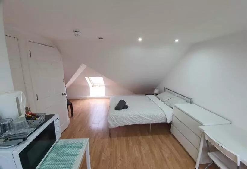 Majatalo Eastwood Rooms