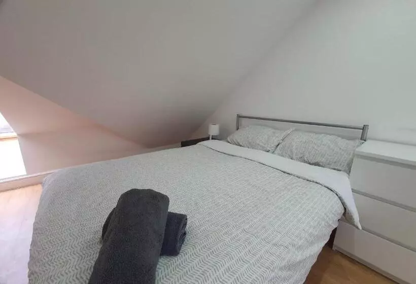 Majatalo Eastwood Rooms