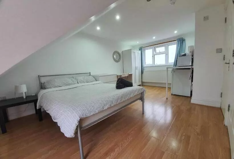 Majatalo Eastwood Rooms