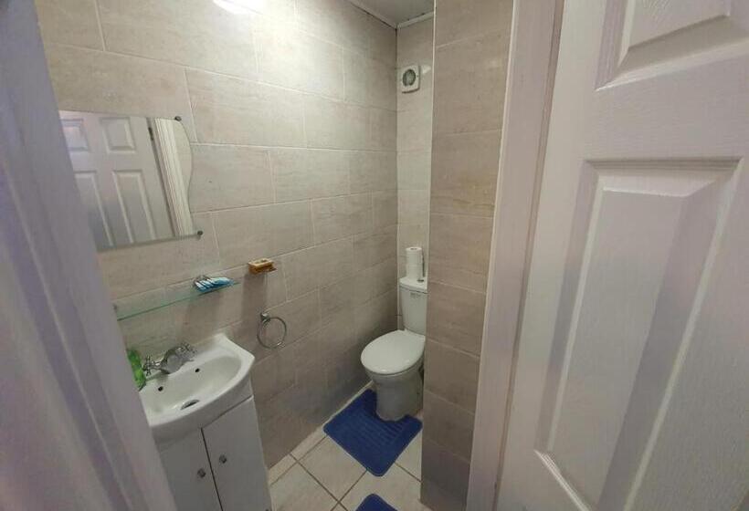 Пансион Eastwood Rooms