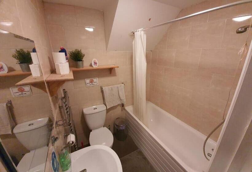 Пансион Eastwood Rooms