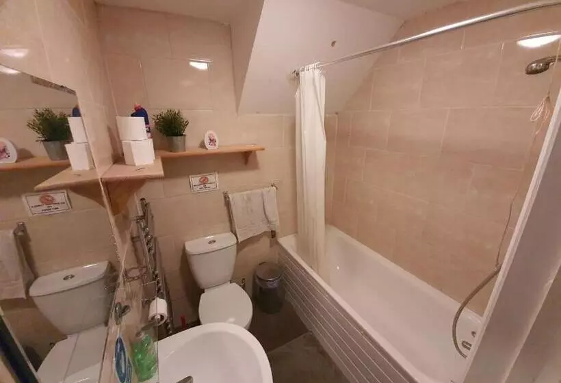 Majatalo Eastwood Rooms