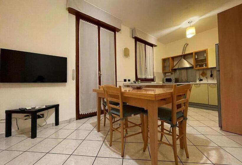 پانسیون Royal Suite Near Station & City Center