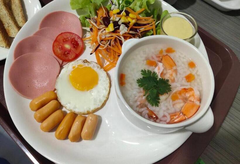 호텔 โรงแรมบลอสซั่ม เพชรบูรณ์ Blossom