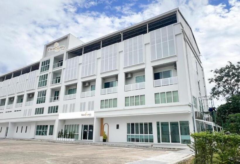호텔 โรงแรมบลอสซั่ม เพชรบูรณ์ Blossom