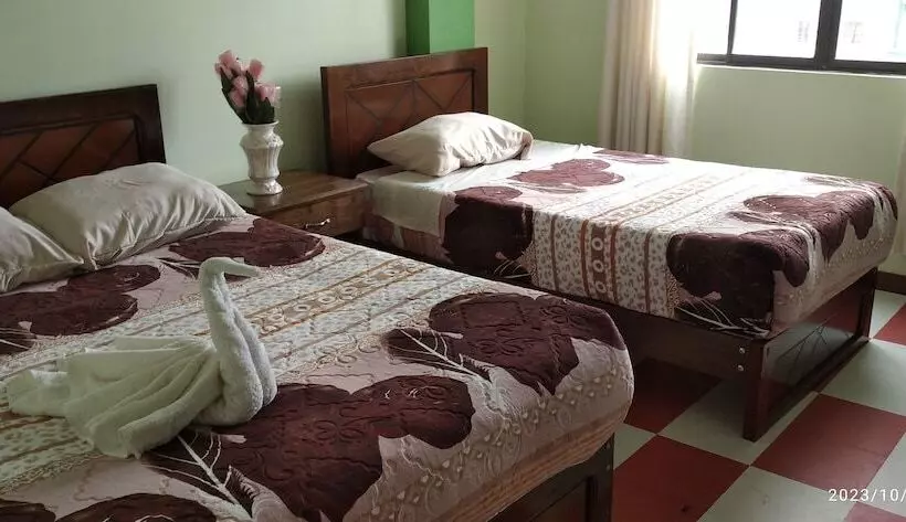 هتل کپسول Hostal Eterna Primavera