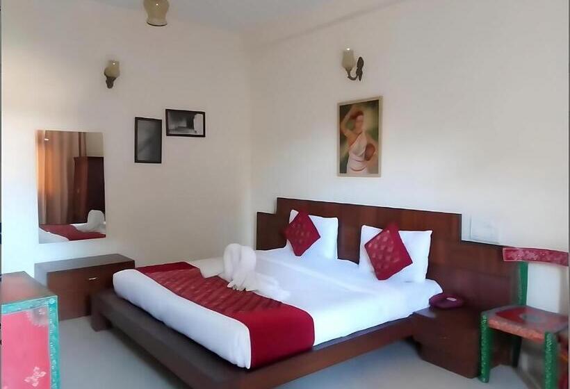 Hotel Embrace Himalayan Spa Resort