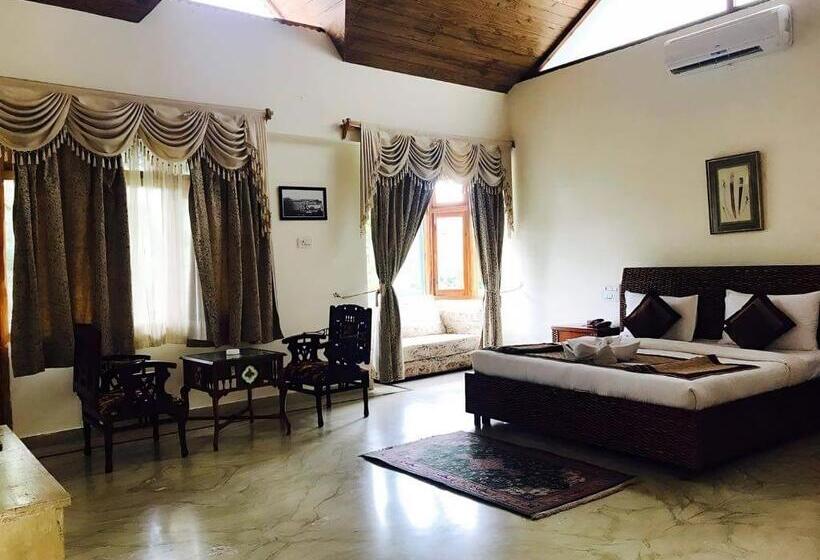 Hotel Embrace Himalayan Spa Resort