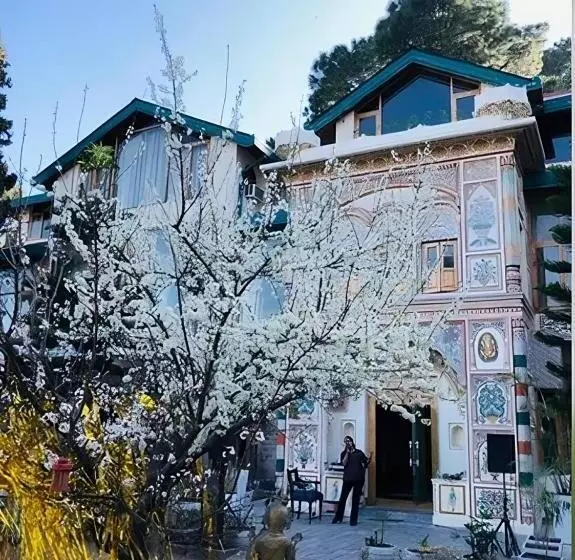 ホテル Embrace Himalayan Spa Resort