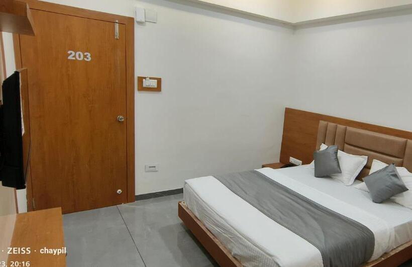 ホテル Grand Balaji