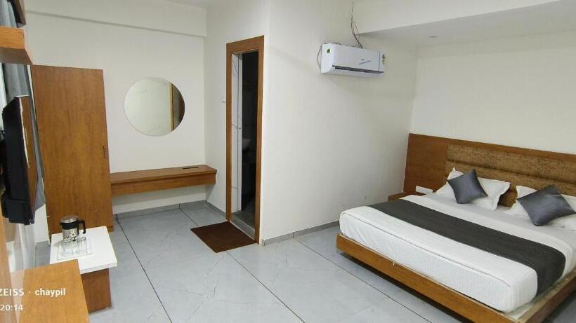 ホテル Grand Balaji