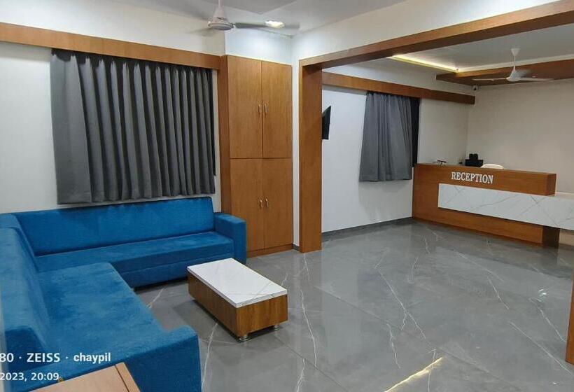 ホテル Grand Balaji